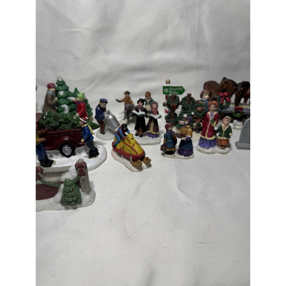 Large Vintage Christmas Village Accessories Lot 30 Pieces People Animals & More! - Picture 7 of 16